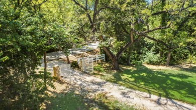 Nestled on a scenic 17.867 acre estate in Keller, 3325 Creek - photo 31