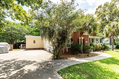 Nestled at the end of a quiet cul-de-sac in sought-after - photo 35