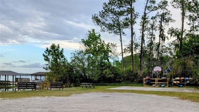 Beautifully renovated 3-bedroom, 2-bathroom home in Isle of - photo 36