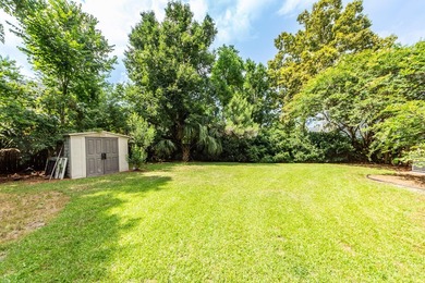 Nestled at the end of a quiet cul-de-sac in sought-after - photo 38