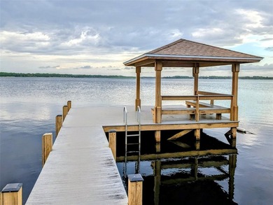 Beautifully renovated 3-bedroom, 2-bathroom home in Isle of - photo 40