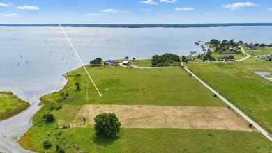 2+ acre waterfront homesite on Richland Chambers Lake - No HOA - photo 1