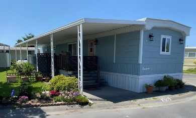 Beautifully updated and remodeled 2-bedroom, 1-bath modular home - photo 1