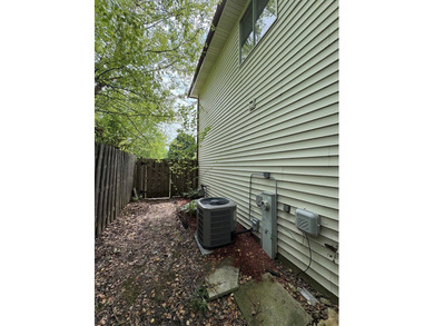 Well-maintained 4-bedroom, 2.1-bath home on a generously sized - photo 3