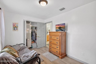 Some homes are built to blend in -- others are meant to stand - photo 21