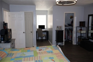 Seller is looking at all offers. Investors - great opportunity- - photo 8