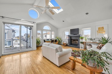 Welcome to 804 E. Chester St. in Long Beach's desirable East End - photo 1