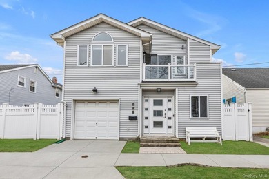 Welcome to 804 E. Chester St. in Long Beach's desirable East End - photo 2