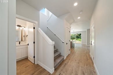 Beautiful new Traditional home backing to serene greenspace - photo 12