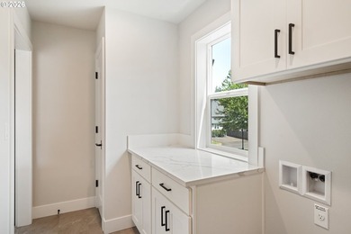 Beautiful new Traditional home backing to serene greenspace - photo 22