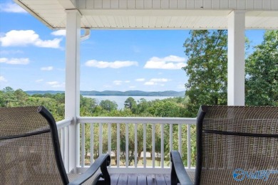 Lake Guntersville Home For Sale in Guntersville Alabama