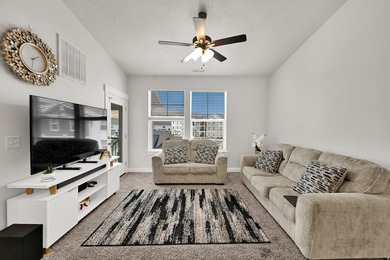 Nearly new and better than waiting for new construction! This - photo 5