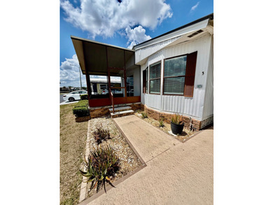 This home is located on a nice size lot w/ no backyard neighbors - photo 11