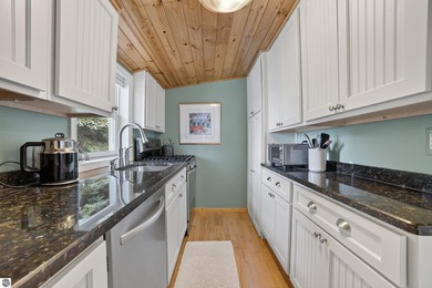 Welcome to the Guest House-your opportunity to enjoy attainable - photo 12