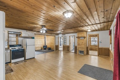 Looking for a nice cozy cottage only 3 blocks from Castle Rock - photo 14