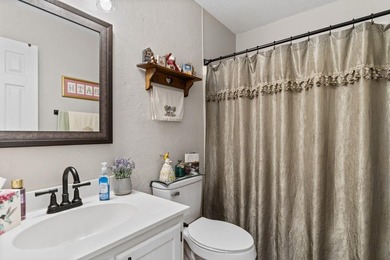 Welcome to your new oasis in the highly desirable River Oaks - photo 18