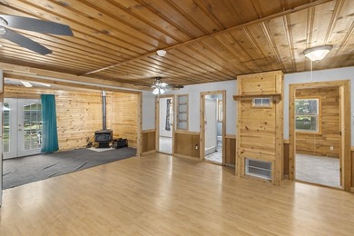 Looking for a nice cozy cottage only 3 blocks from Castle Rock - photo 21