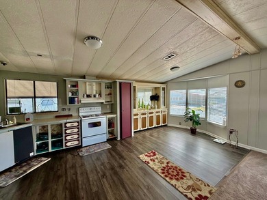 This home is located on a nice size lot w/ no backyard neighbors - photo 31