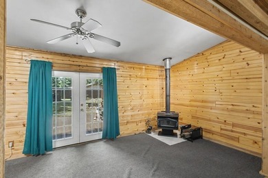 Looking for a nice cozy cottage only 3 blocks from Castle Rock - photo 32