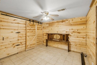 Looking for a nice cozy cottage only 3 blocks from Castle Rock - photo 35