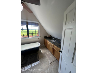 At the center of the property is a thoughtfully designed 7-stall - photo 37