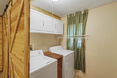 Looking for a nice cozy cottage only 3 blocks from Castle Rock - photo 37