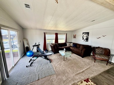 This home is located on a nice size lot w/ no backyard neighbors - photo 38