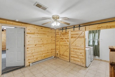 Looking for a nice cozy cottage only 3 blocks from Castle Rock - photo 39