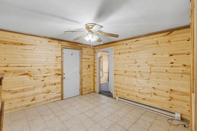 Looking for a nice cozy cottage only 3 blocks from Castle Rock - photo 40