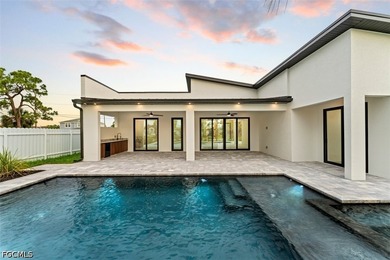Experience modern luxury waterfront living in this stunning - photo 47