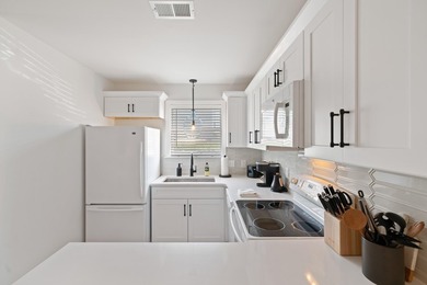 Positioned just steps from the Gulf, Beachside Villas 913 - photo 9