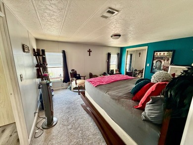 This home is located on a nice size lot w/ no backyard neighbors - photo 52