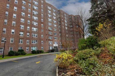 Two-bedroom front view conveniently located in Spuyten Duyvil - photo 1