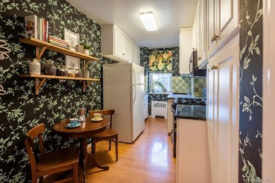 Two-bedroom front view conveniently located in Spuyten Duyvil - photo 8