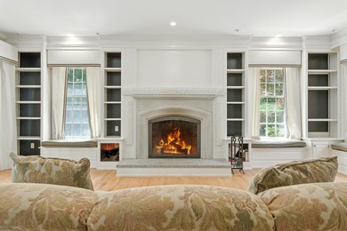 Upon arrival, a classic Porte' Cochere welcomes you to this - photo 8