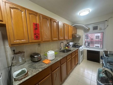 Situated in a quiet area, well maintained corner brick building - photo 2