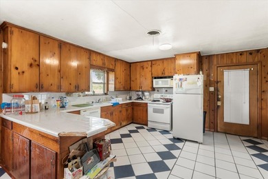 Discover the potential of this charming 3-bedroom, 1.5-bath home - photo 16