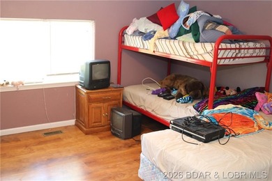 LARGE COUNTRY HOME WITH HIGHLY DESIRABLE LOCATION. ALMOST 4200 - photo 17
