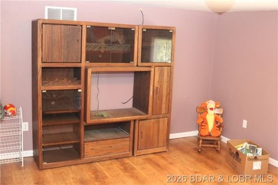 LARGE COUNTRY HOME WITH HIGHLY DESIRABLE LOCATION. ALMOST 4200 - photo 18