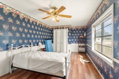 Discover the potential of this charming 3-bedroom, 1.5-bath home - photo 19