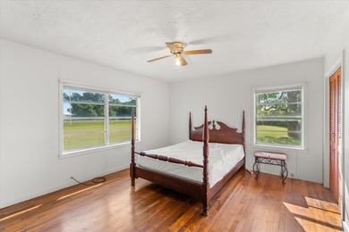 Discover the potential of this charming 3-bedroom, 1.5-bath home - photo 20