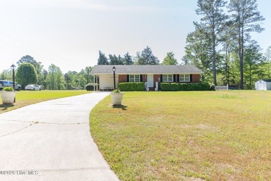 (private lake, pond, coastal) Home For Sale in Elizabethtown North Carolina
