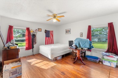 Discover the potential of this charming 3-bedroom, 1.5-bath home - photo 21