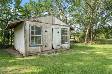Discover the potential of this charming 3-bedroom, 1.5-bath home - photo 26