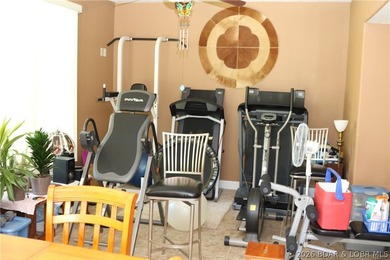 LARGE COUNTRY HOME WITH HIGHLY DESIRABLE LOCATION. ALMOST 4200 - photo 32