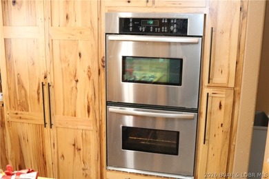 LARGE COUNTRY HOME WITH HIGHLY DESIRABLE LOCATION. ALMOST 4200 - photo 34