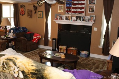 LARGE COUNTRY HOME WITH HIGHLY DESIRABLE LOCATION. ALMOST 4200 - photo 40