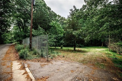 This hidden gem is waiting for you! Here is a unique opportunity - photo 1