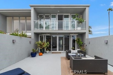 Fully reimagined coastal residence with comprehensive 2021 - photo 41