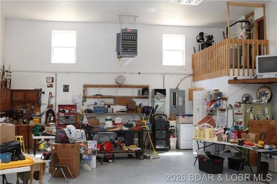 LARGE COUNTRY HOME WITH HIGHLY DESIRABLE LOCATION. ALMOST 4200 - photo 42